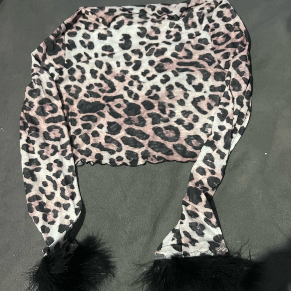 SHEIN Leopard Fuzzy Cuff Lettuce Trim Mock Neck Crop Mesh Top - Picture 5 of 9
